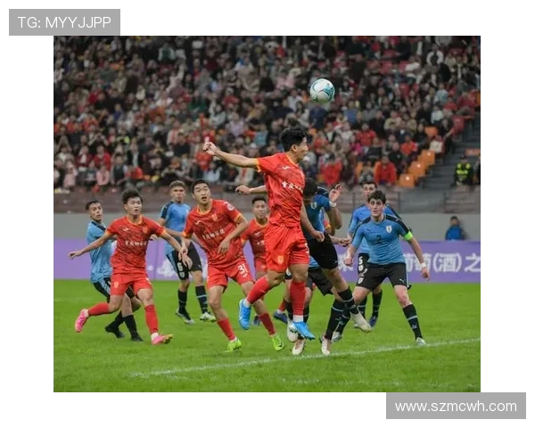 两兄弟携手追梦足球场共同奋斗成就足球明星之路