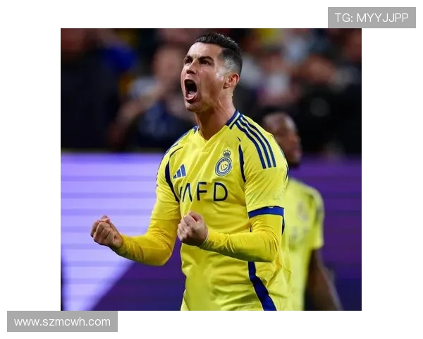 像素风格下的C罗足球传奇重现游戏世界的魅力与激情