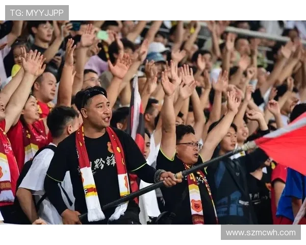 足球明星在绿茵场上展现绝技让球迷尽享激情与快乐的盛宴